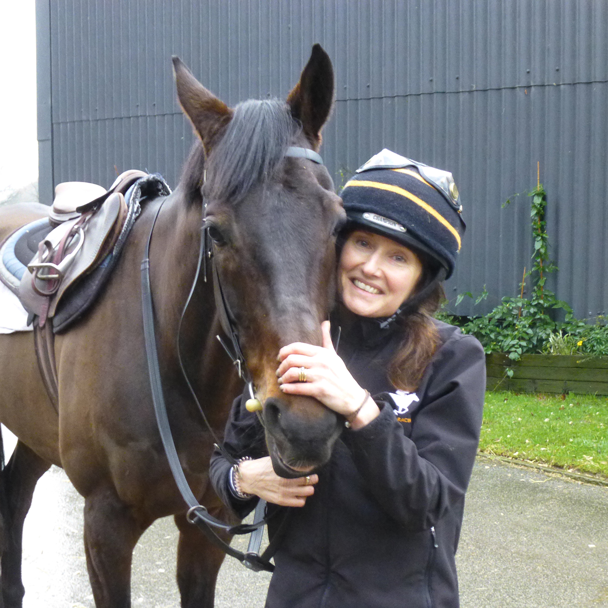 You are currently viewing British Horse Feeds Support Julie Kelshaw in MacMillan Charity Race