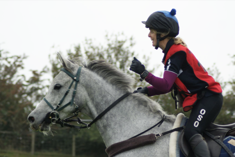 Read more about the article Nikki Malcolm and Oso Spiralling Wind Win