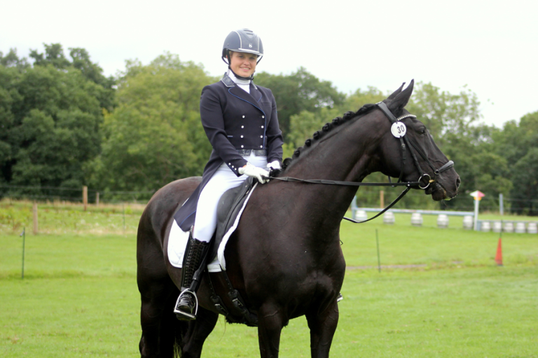 Read more about the article Hannah and Stan Fulfil Their Tail Coat Dream