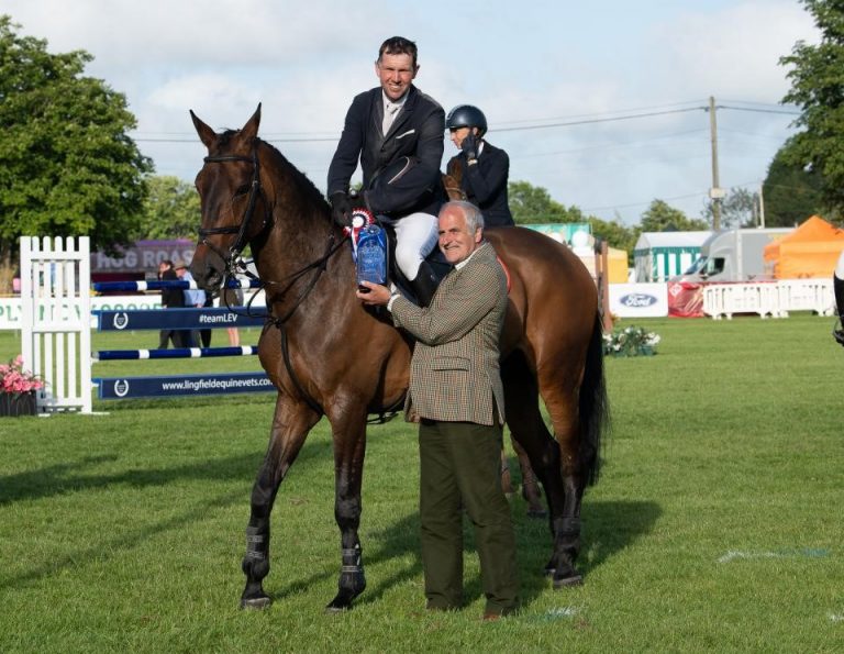 Read more about the article Mark Edwards takes the British Horse Feeds Speedi-Beet HOYS Grade C Qualifier at the South of England Show
